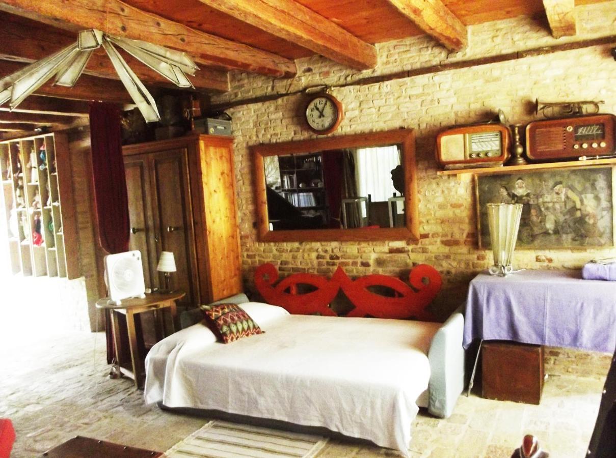 "La Casa Degli Ulivi Art B&B" Trecastelli Exteriör bild
