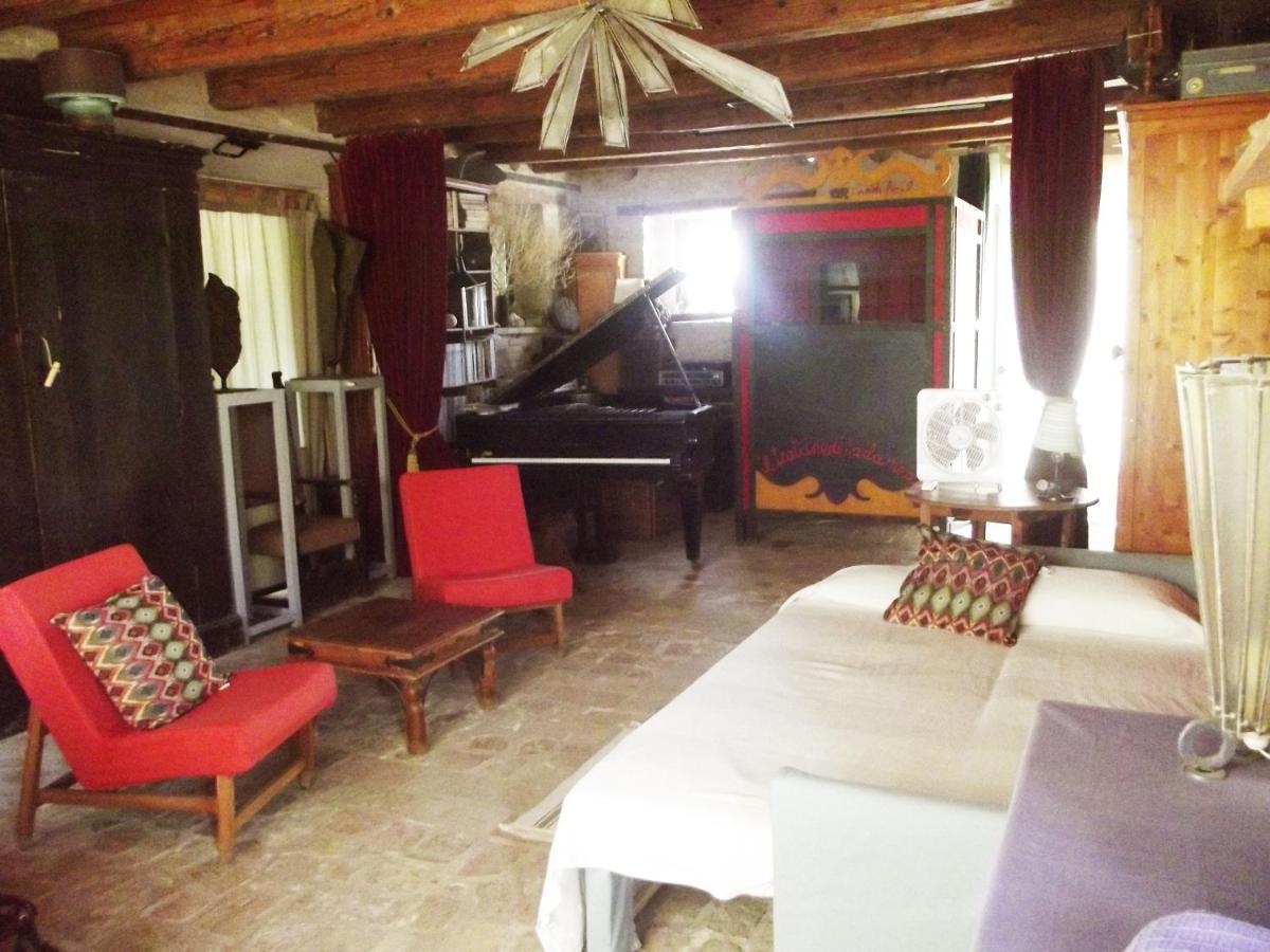 "La Casa Degli Ulivi Art B&B" Trecastelli Exteriör bild