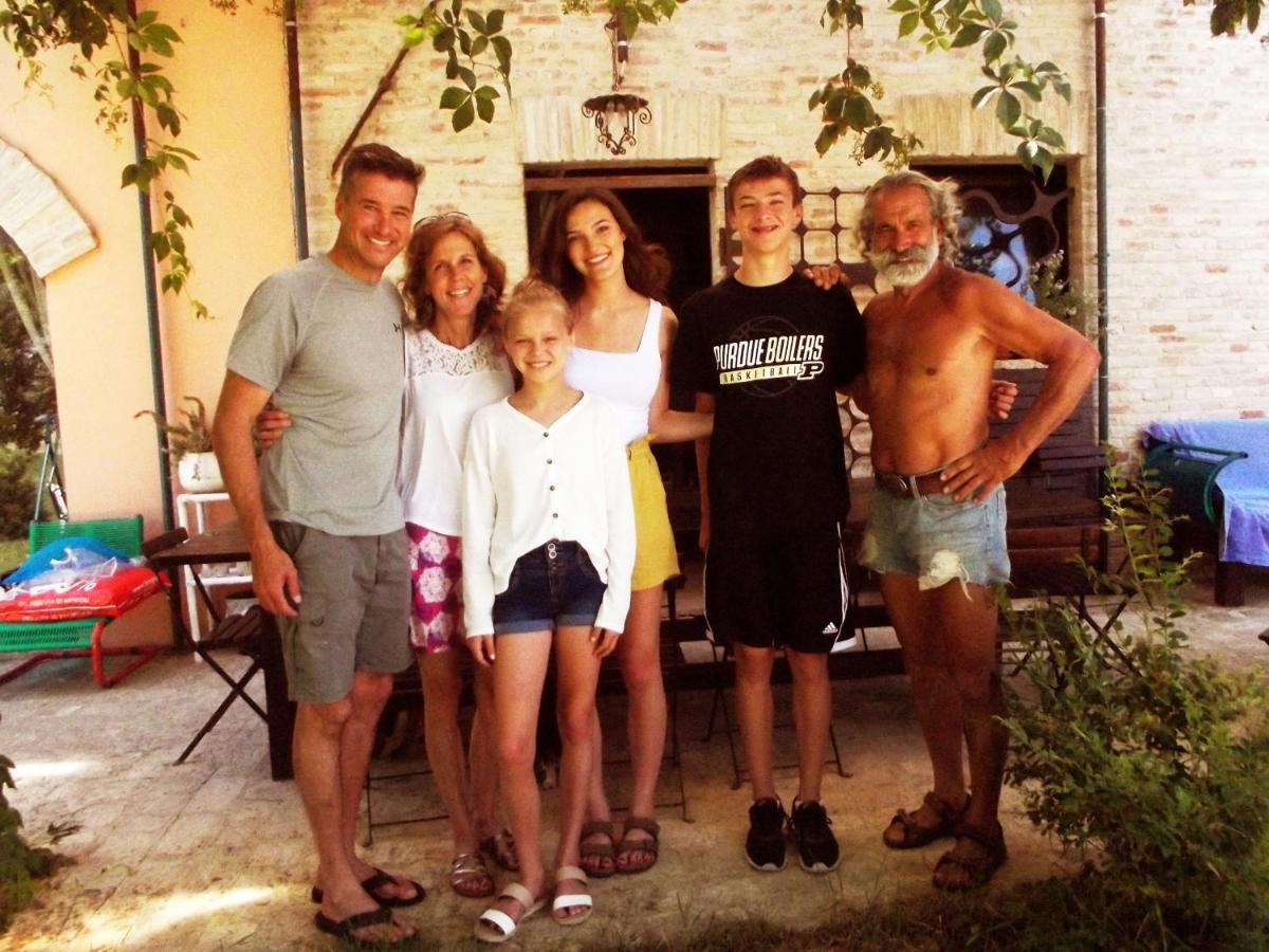 "La Casa Degli Ulivi Art B&B" Trecastelli Exteriör bild